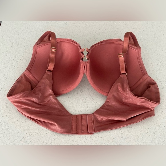 ⭐️Like New⭐️ Torrid: XO Plunge Push-Up Bra- Size 42B - Picture 3 of 14